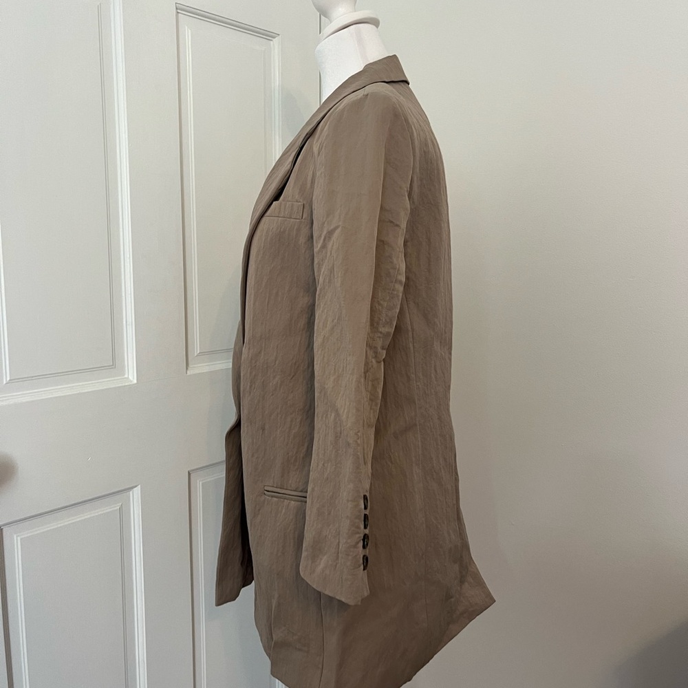 Elizabeth and James 3/4 sleeve blazer - Picture 2 of 6